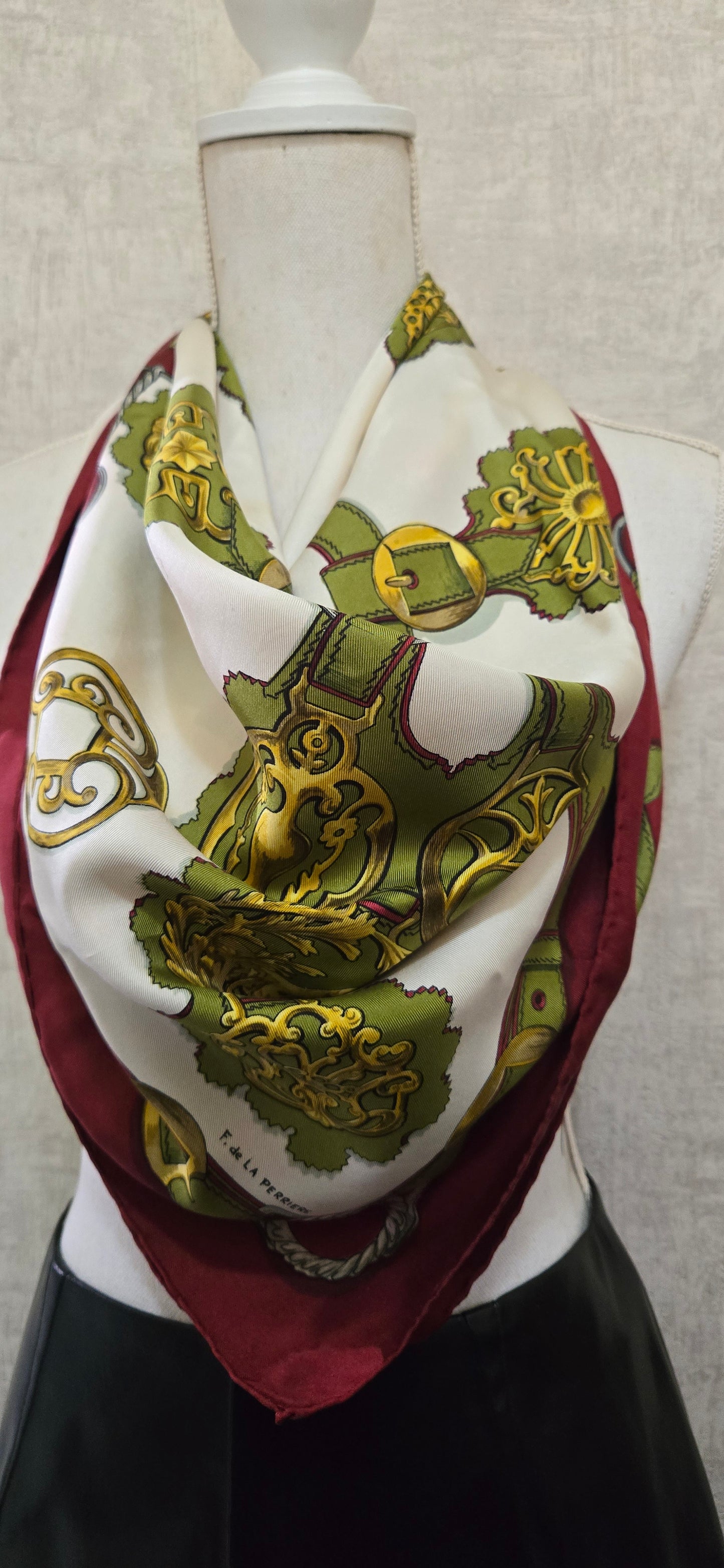 Carré Hermès "Cuivreries " Silk by F. De la Perriere