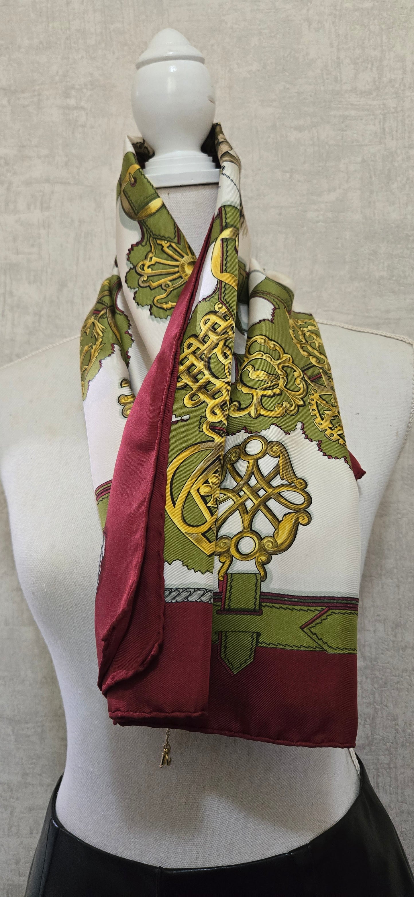 Carré Hermès "Cuivreries " Silk by F. De la Perriere