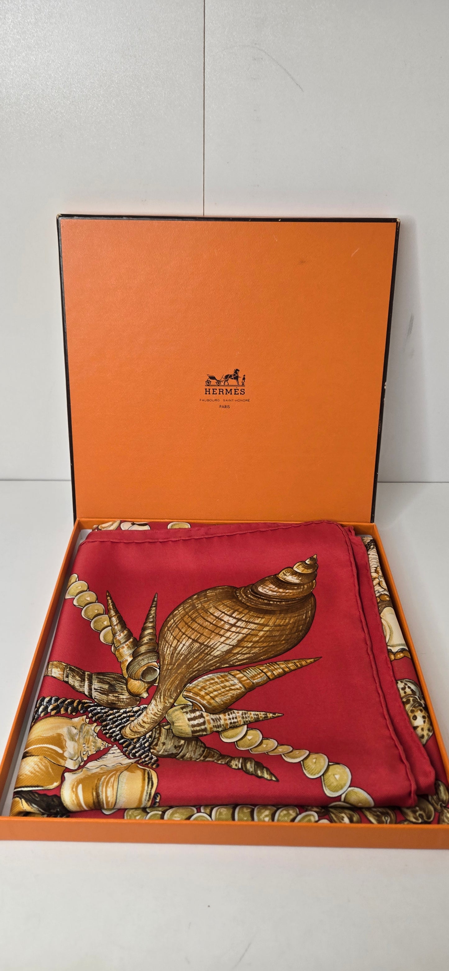 Carré Hermès en twill de soie "Rocaille "