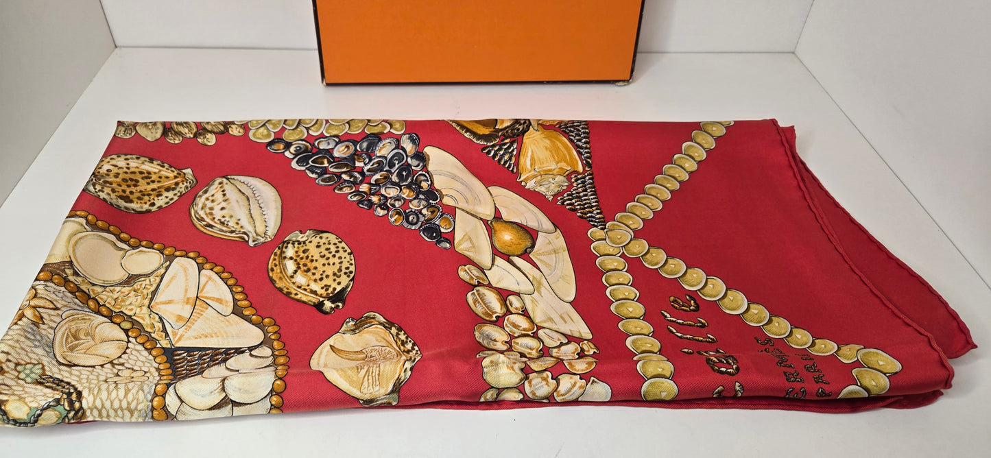 Carré Hermès en twill de soie "Rocaille "