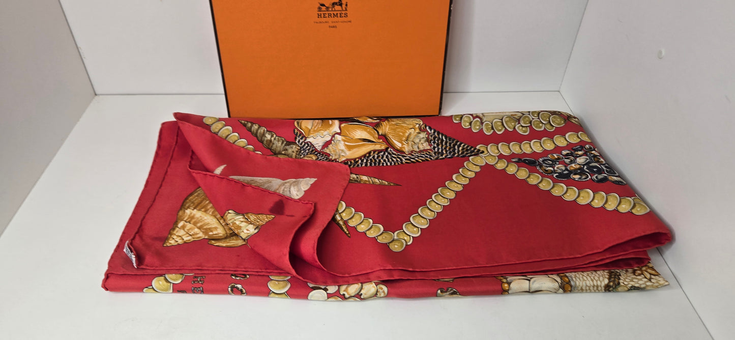 Carré Hermès en twill de soie "Rocaille "