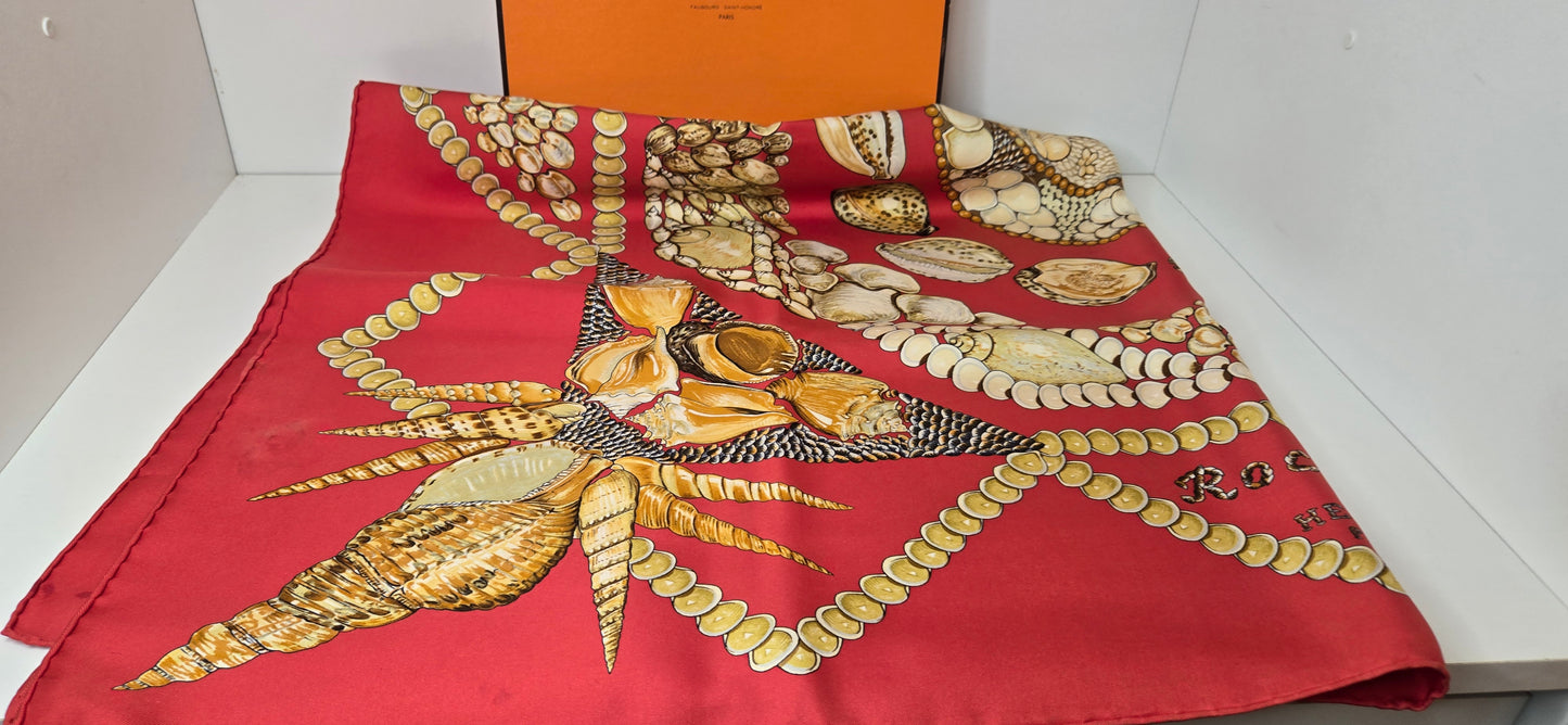 Carré Hermès en twill de soie "Rocaille "