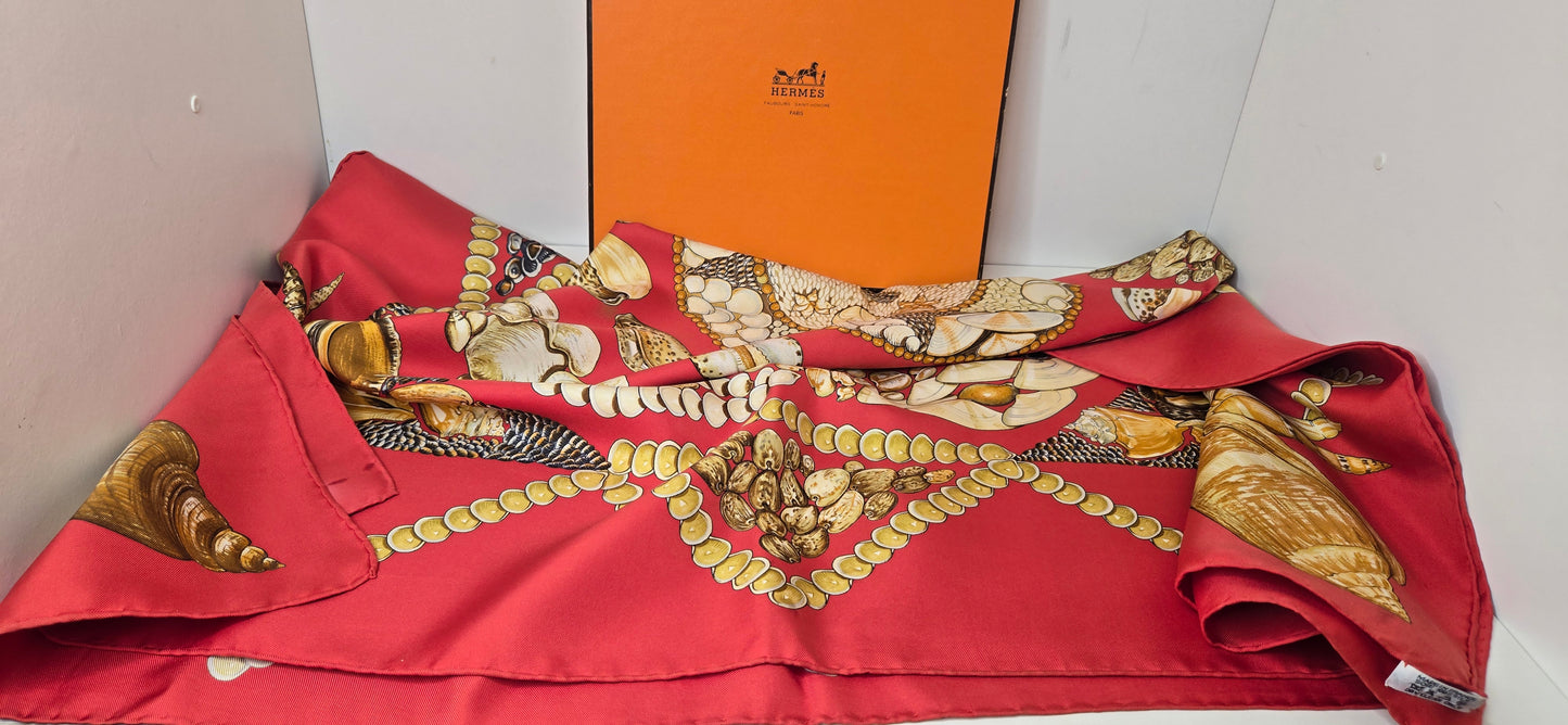 Carré Hermès en twill de soie "Rocaille "