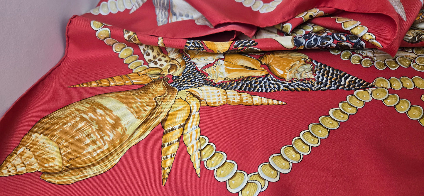 Carré Hermès en twill de soie "Rocaille "