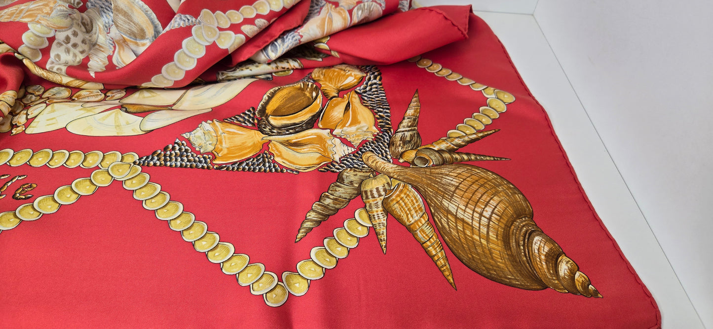 Carré Hermès en twill de soie "Rocaille "