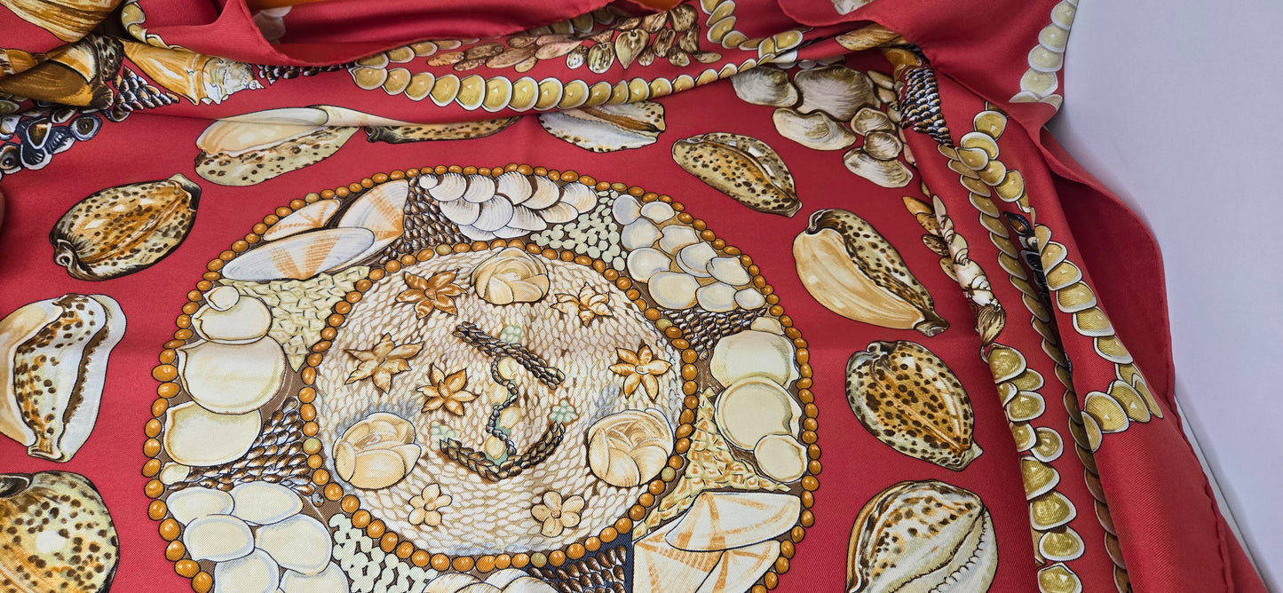 Carré Hermès en twill de soie "Rocaille "