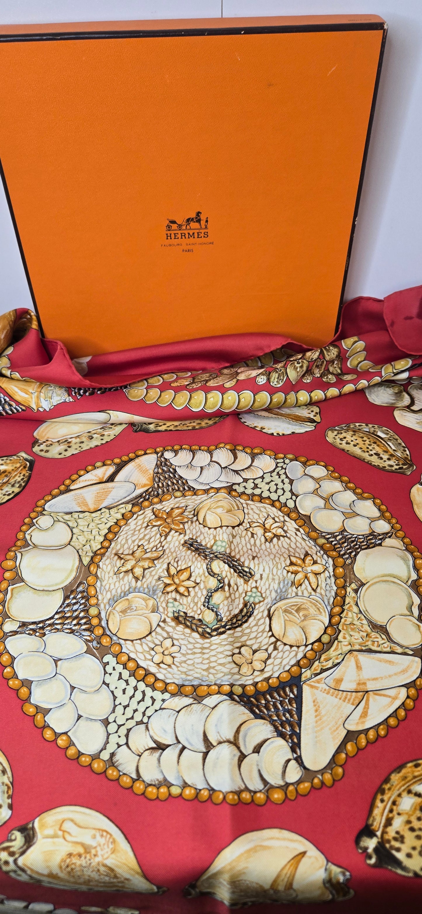 Carré Hermès en twill de soie "Rocaille "