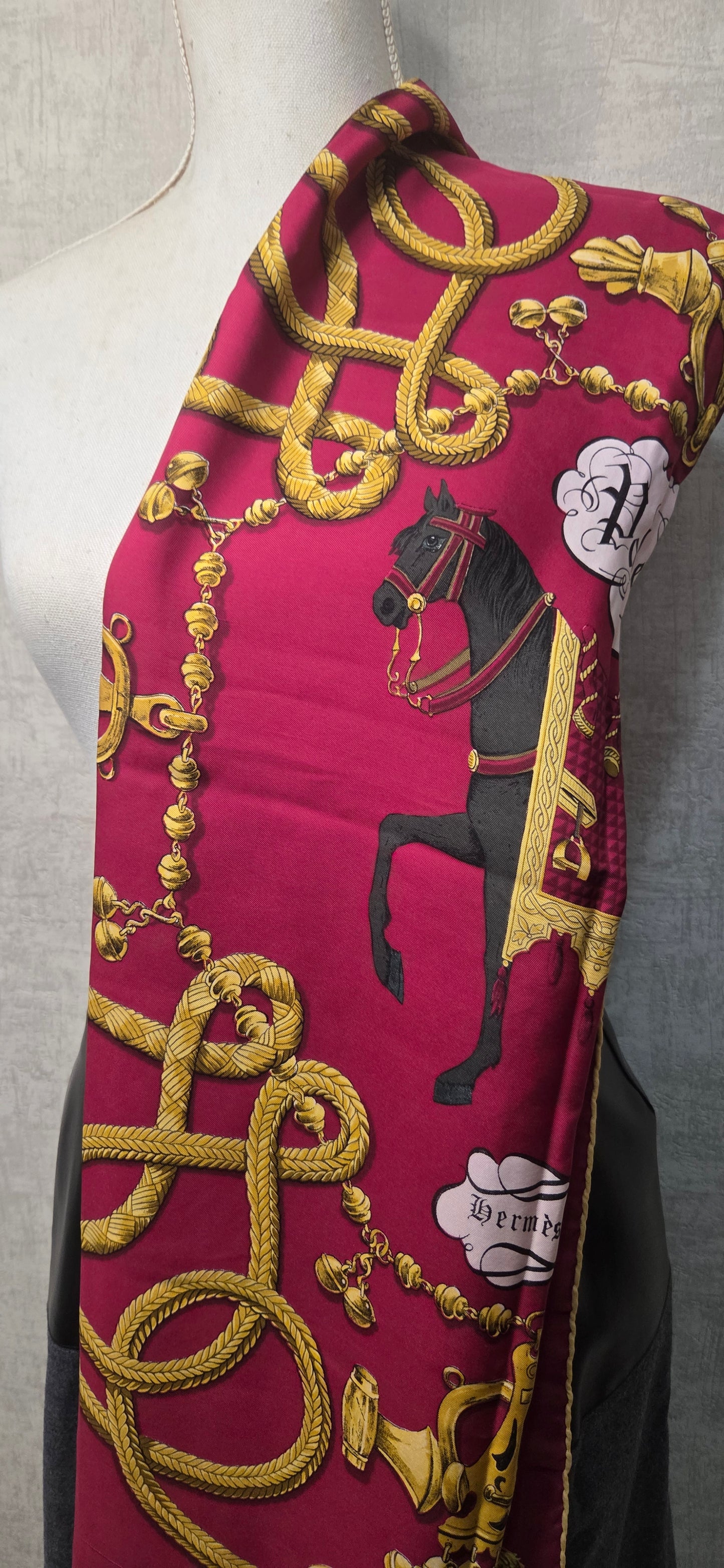 Carré Hermès en twill de soie "Palefroi "