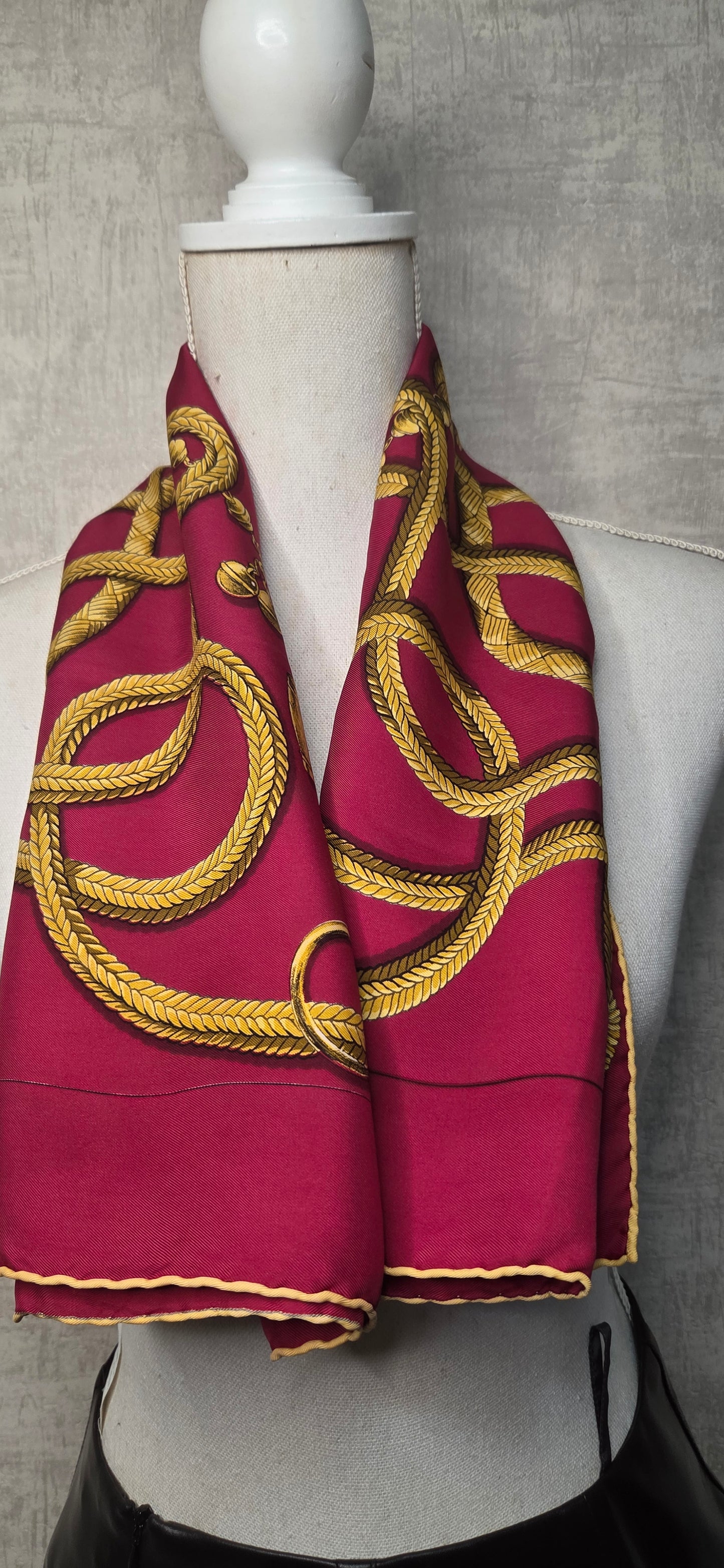 Carré Hermès en twill de soie "Palefroi "