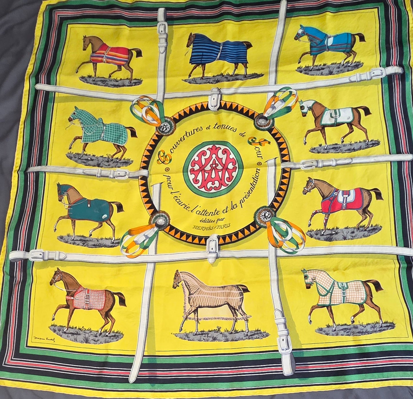 Carré Hermès en twill de "Couvertures et tenues de Jour "