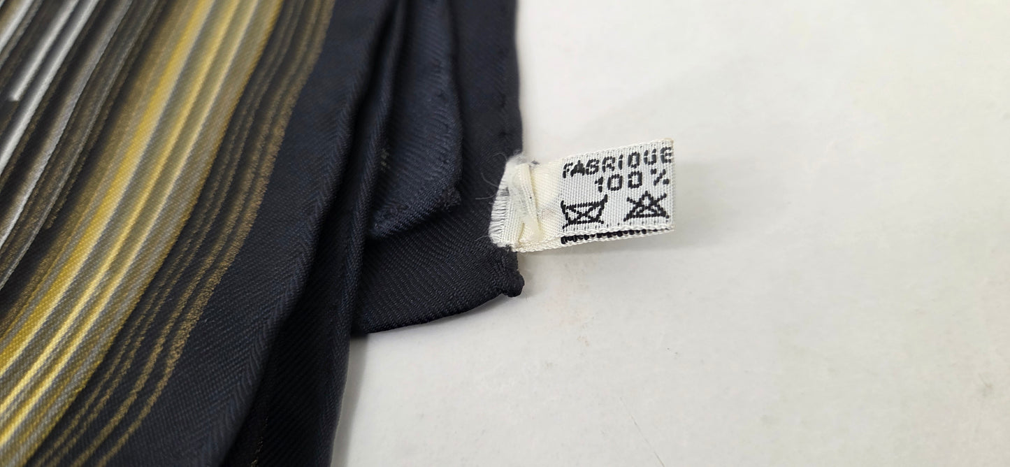 Carré Hermès en twill de soie "Mare aux Canards "