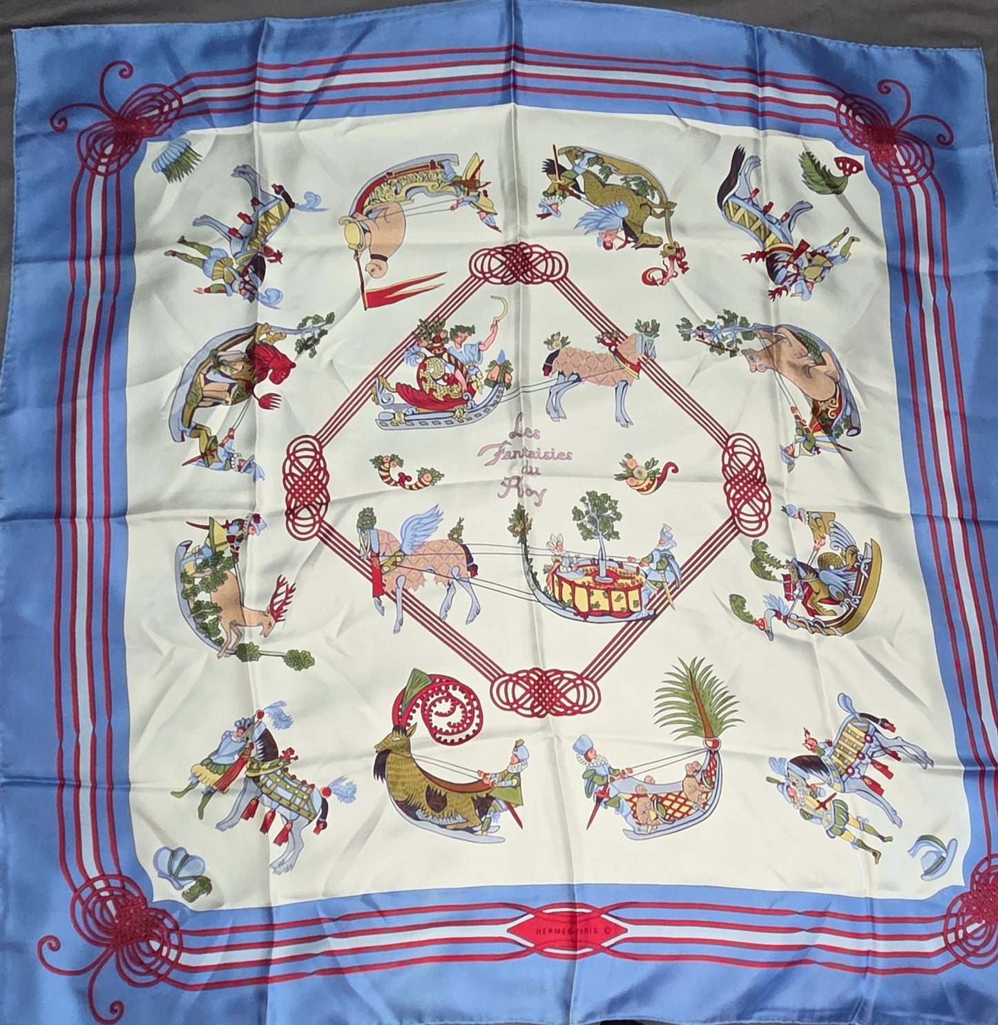 Carré Hermès en twill de soie "Les Fantaisies du Roy "