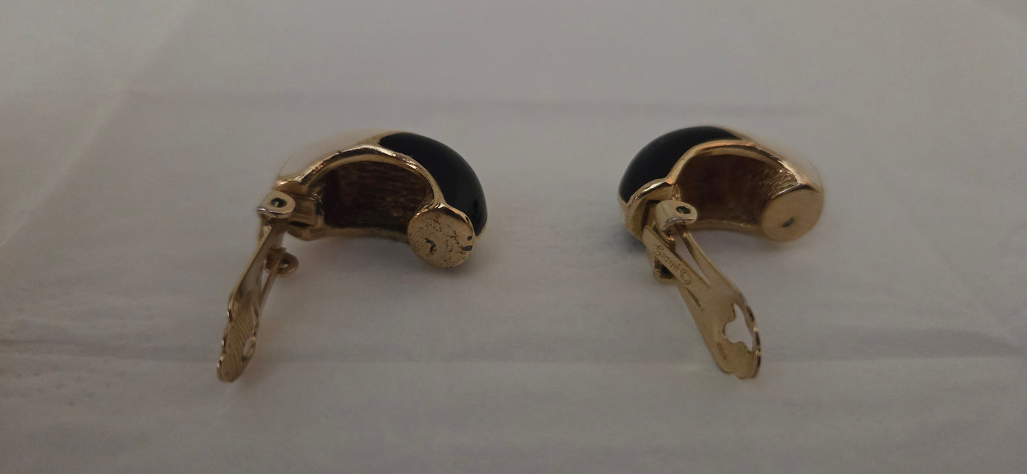 Grossé Earrings ( Clips D'oreilles) Circa 1960