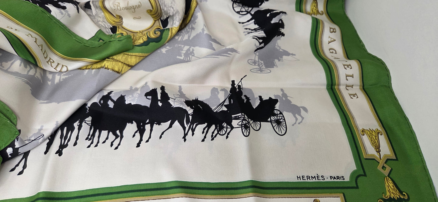 Carré Hermès en twill de soie intitulé "Les Bois De BOULOGNE "