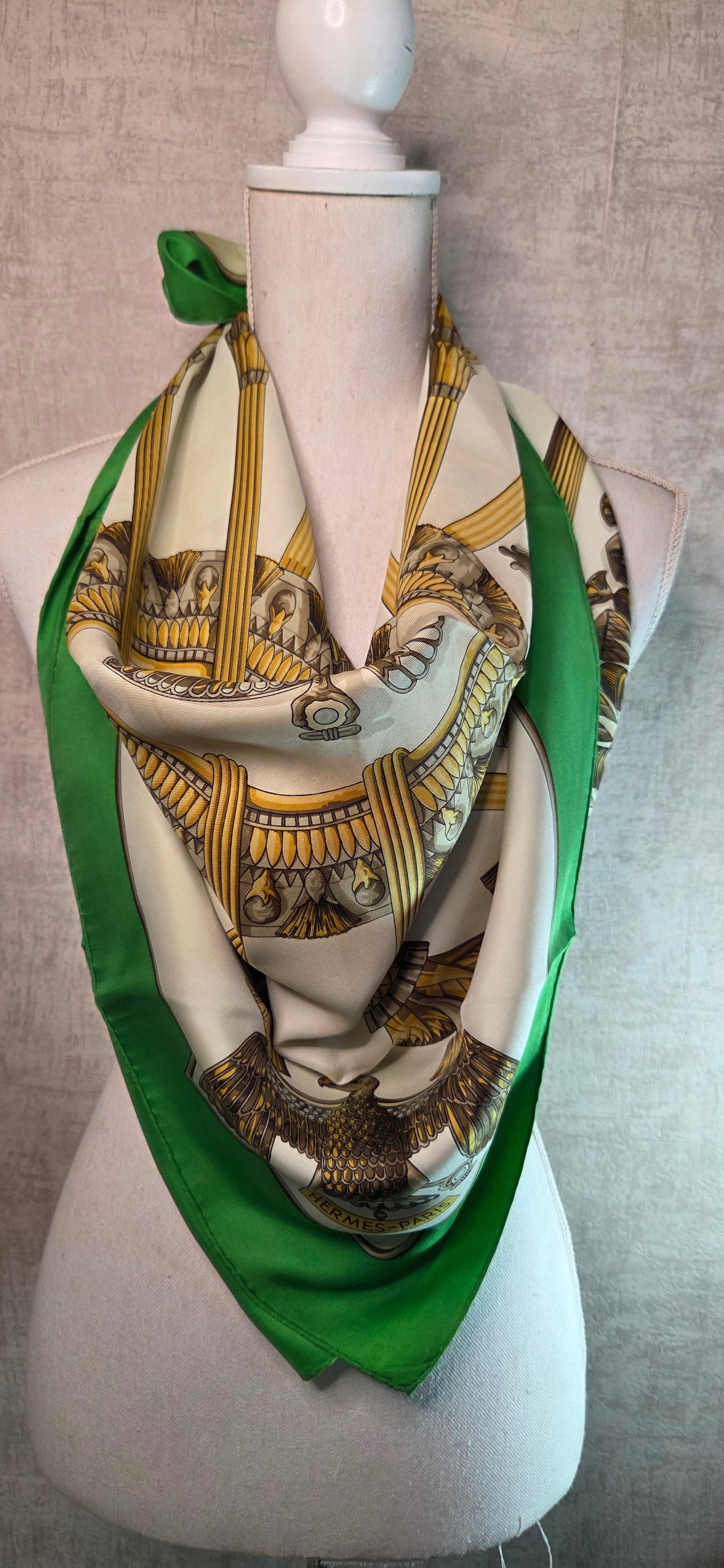 Carré Hermès en twill de soie intitulé "Egypte"