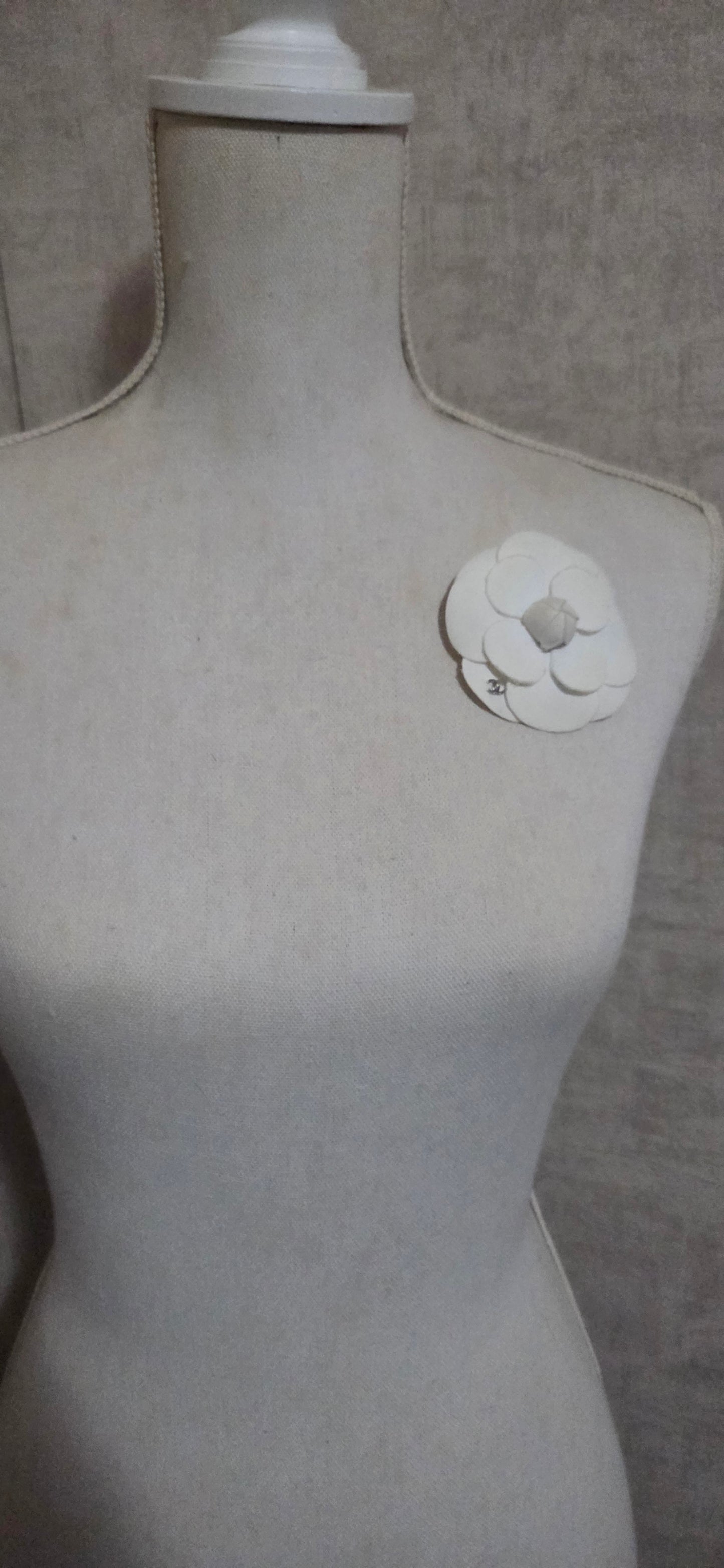 Chanel Broche "Camelia"