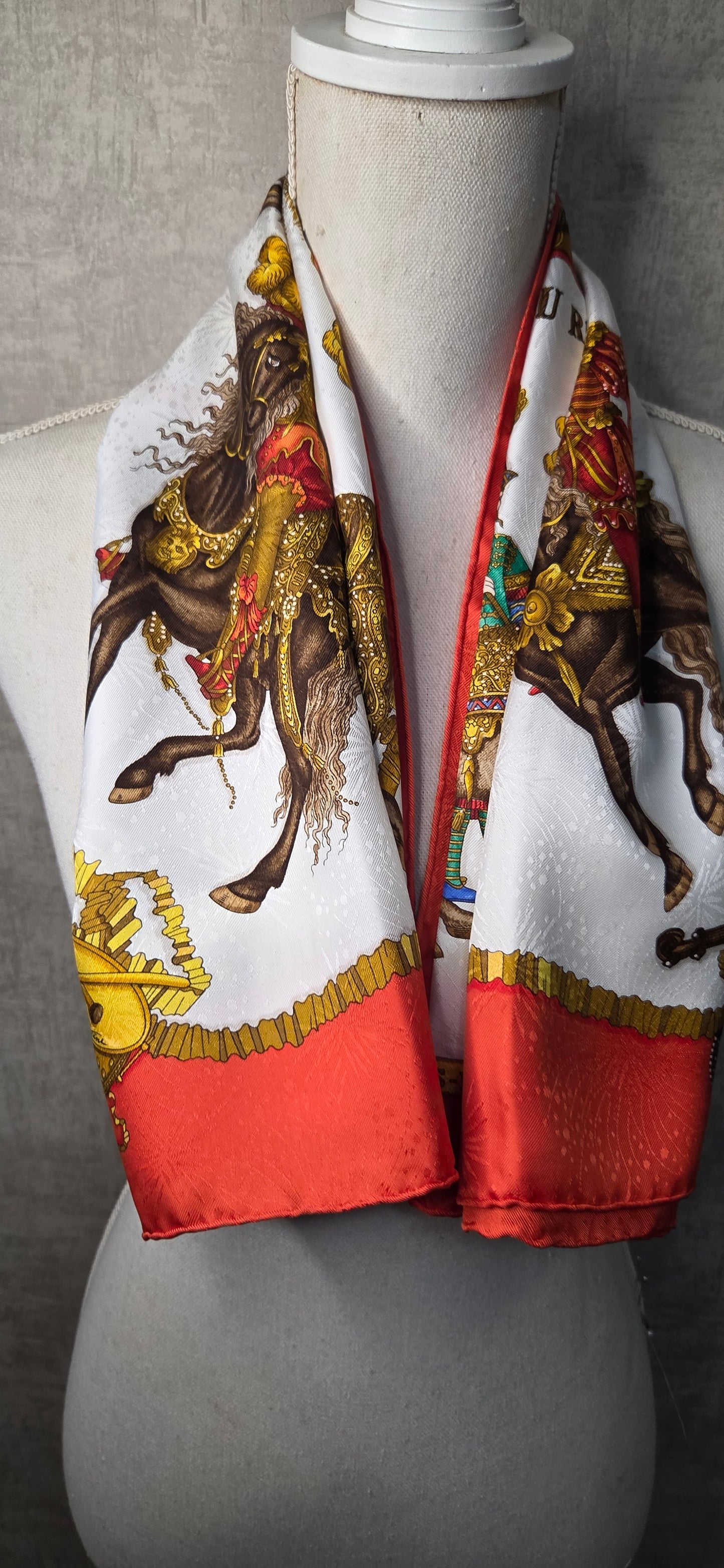 Carré Hermès en twill de "Les Fêtes du Roi Soleil "