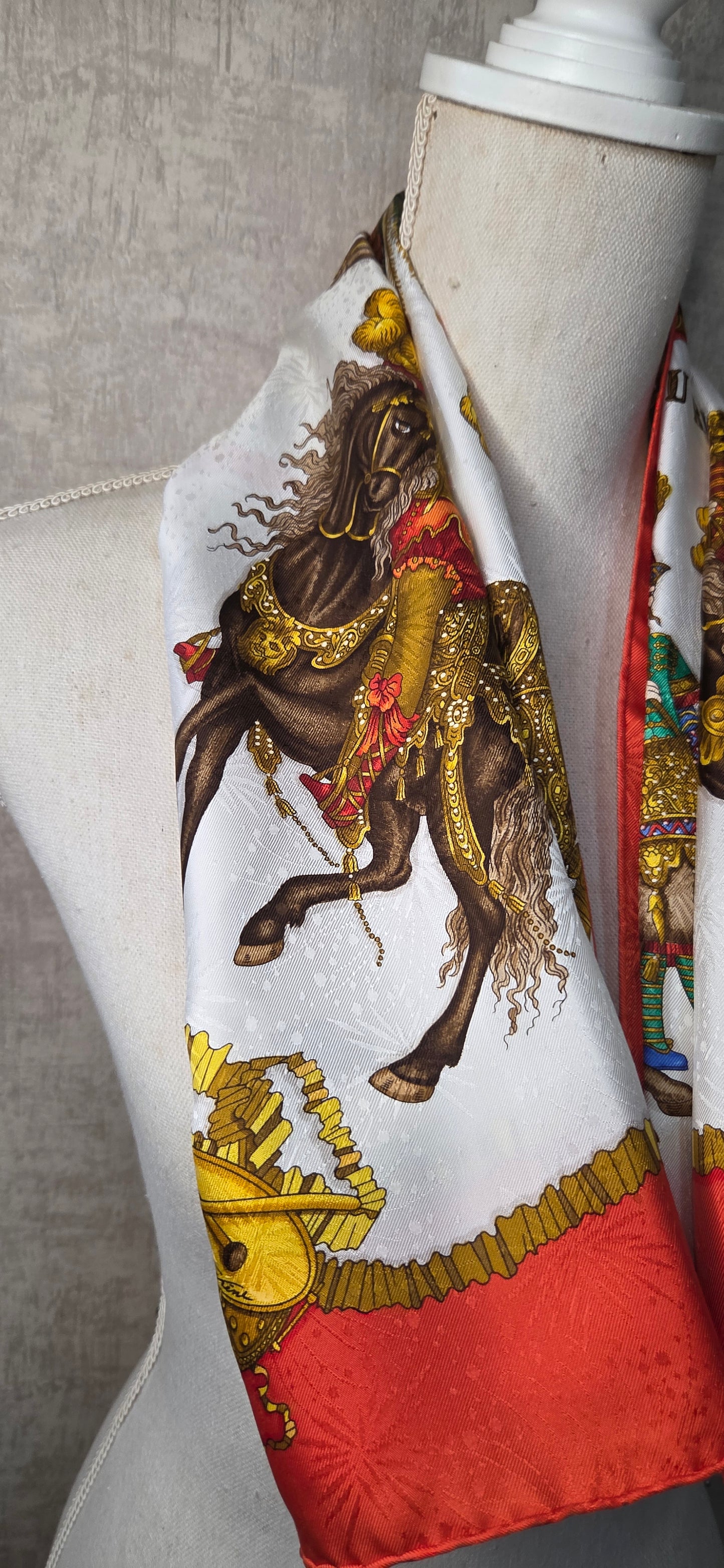 Carré Hermès en twill de "Les Fêtes du Roi Soleil "