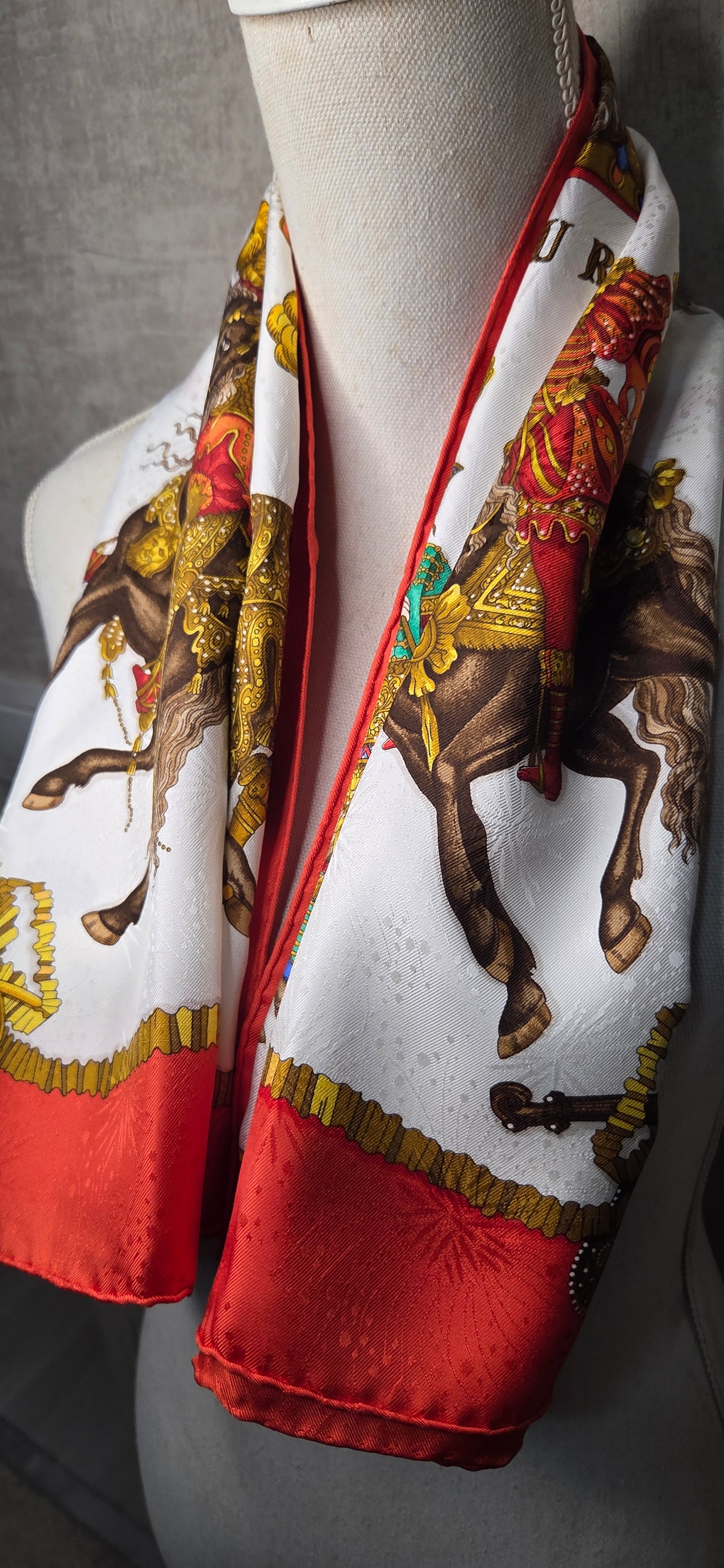 Carré Hermès en twill de "Les Fêtes du Roi Soleil "