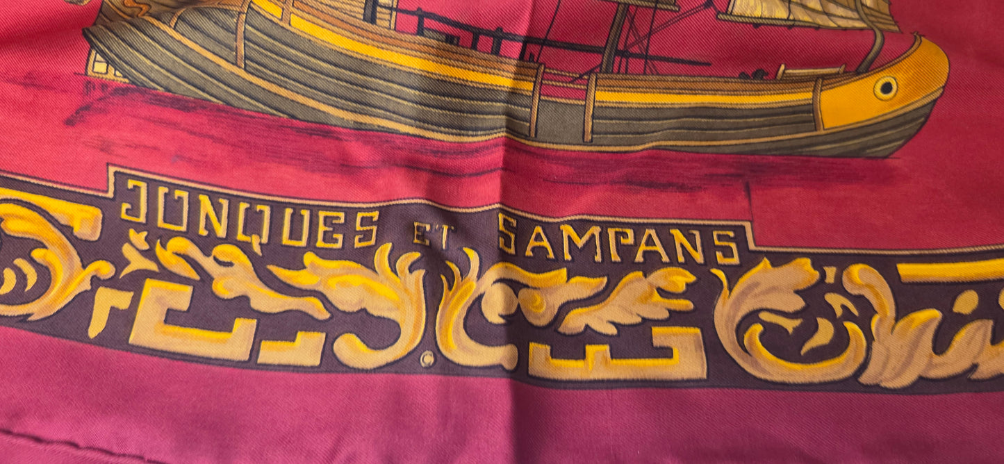 Carré Hermès en twill de soie "Jonques et Sampans "