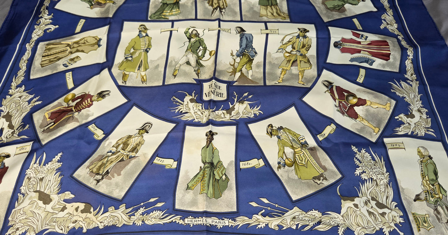 Carré Hermès en twill de soie "La tenue de Venerie "