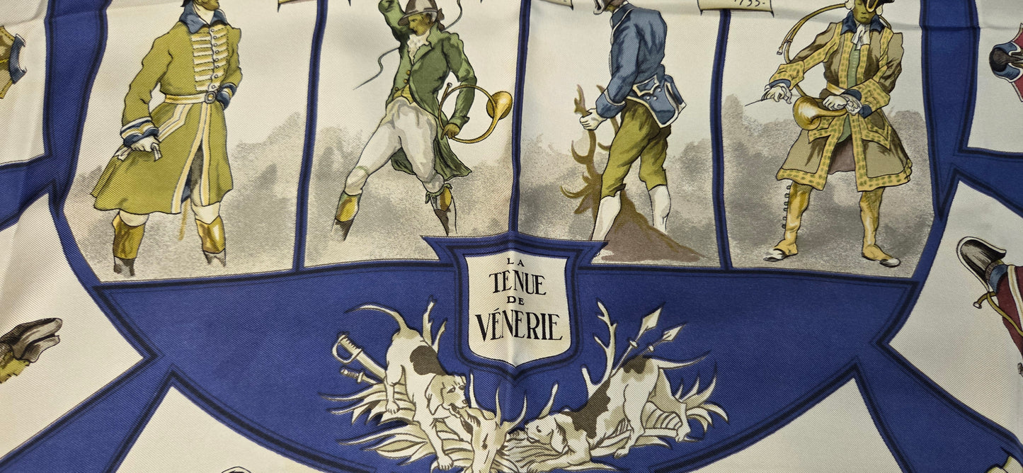Carré Hermès en twill de soie "La tenue de Venerie "
