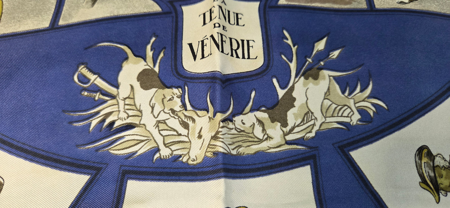 Carré Hermès en twill de soie "La tenue de Venerie "