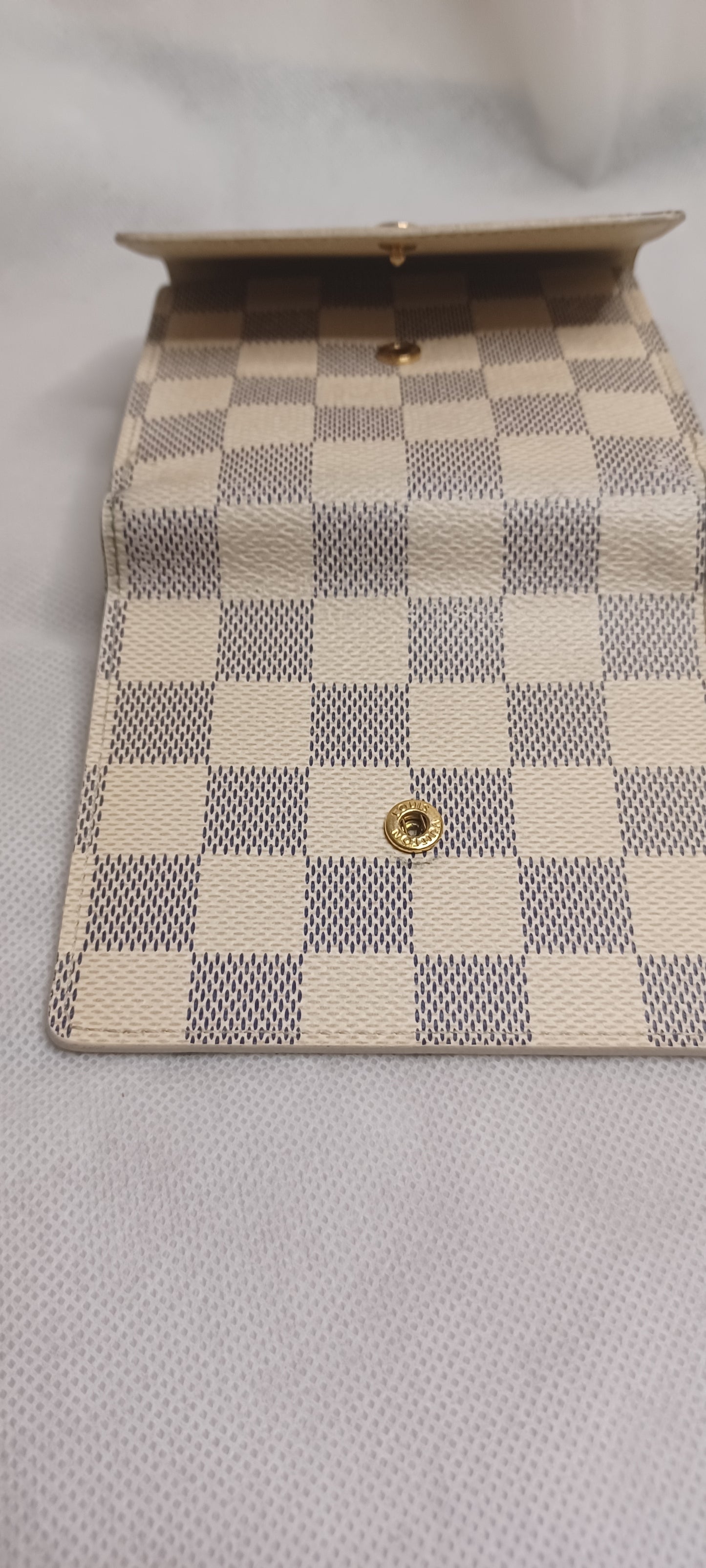 Louis Vuitton Wallet Damier Pre worn