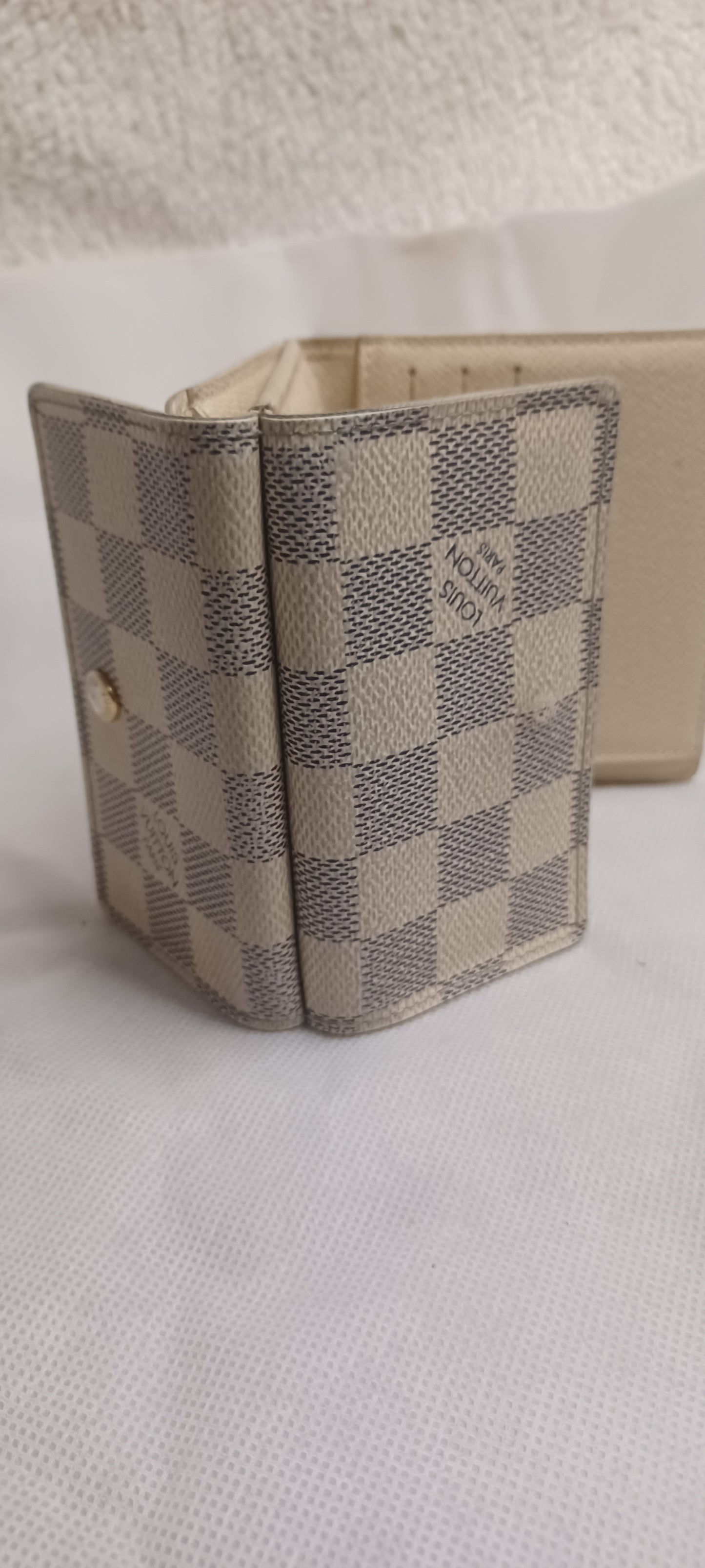 Louis Vuitton Wallet Damier Pre worn