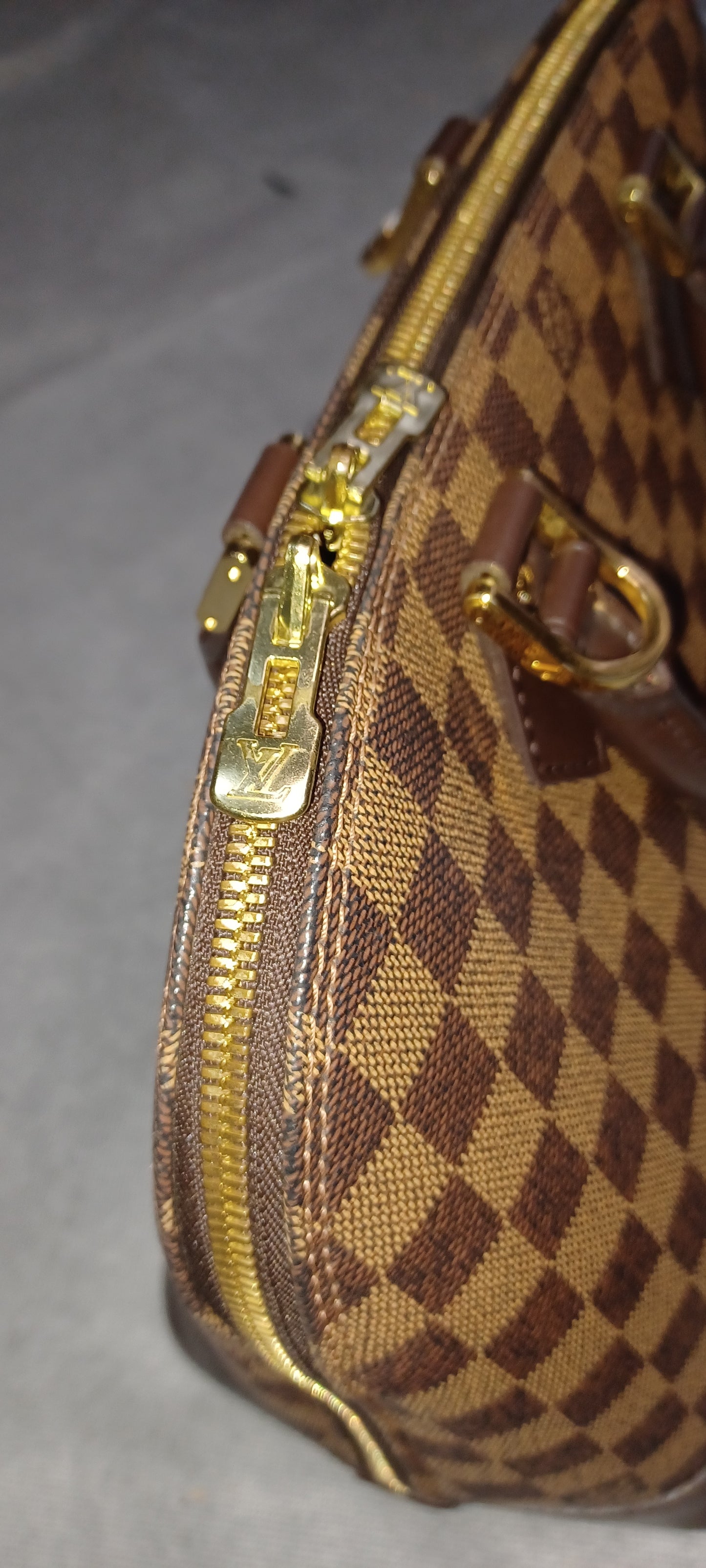 Louis Vuitton Alma PM Damier Ébène