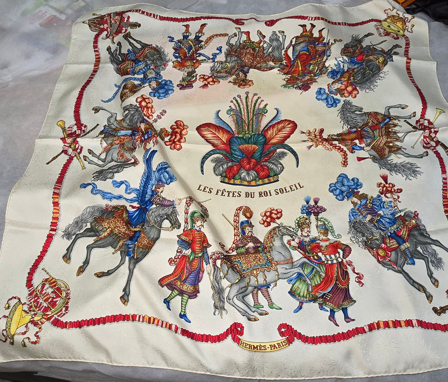 Carré  Hermès "Les fêtes du Roi soleil "