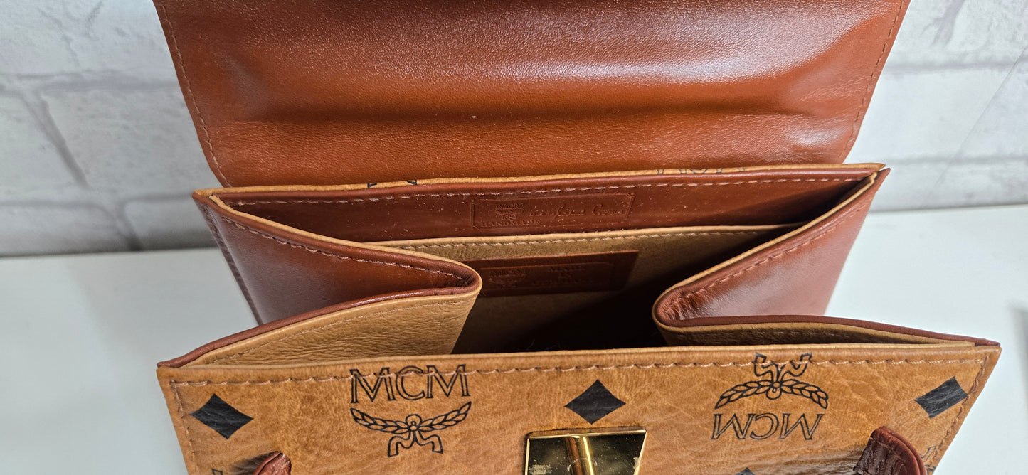 MCM Mini Kelly