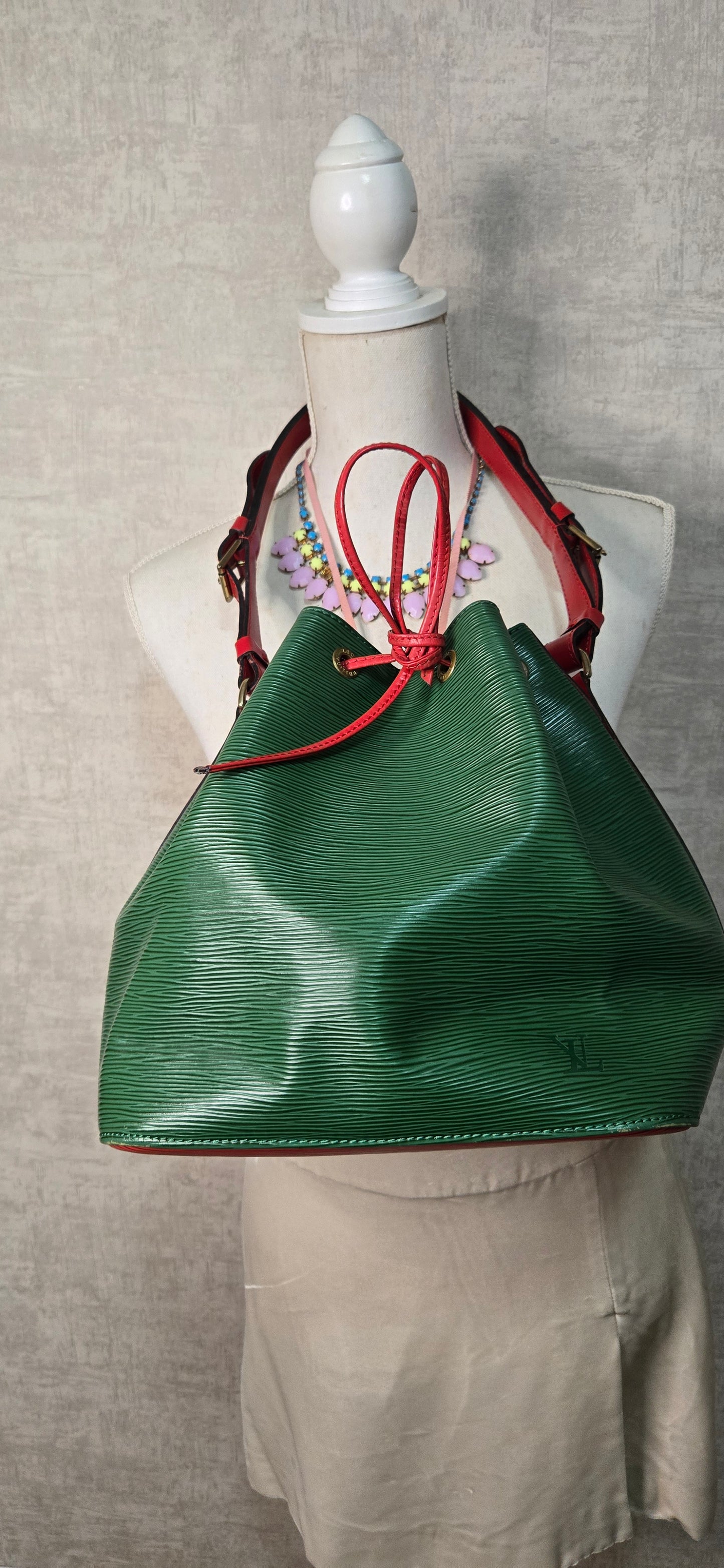 Louis Vuitton Noe Bicolore