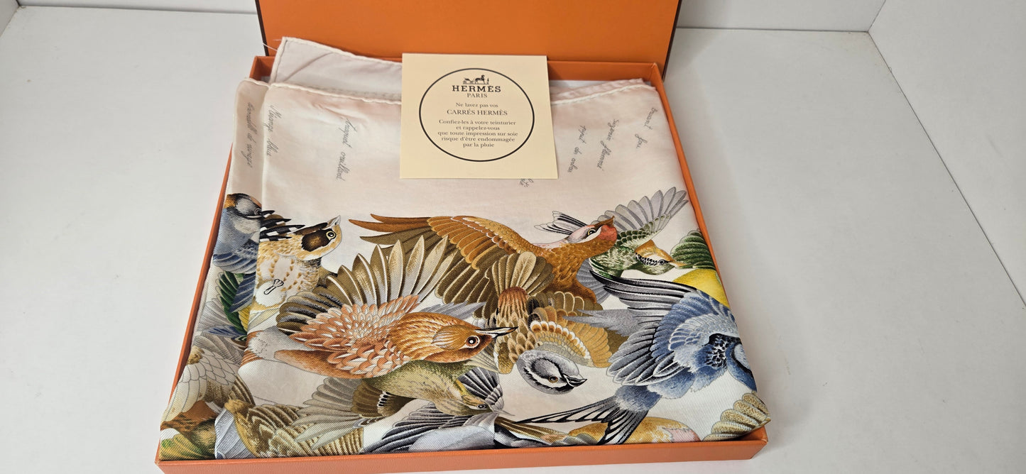 Carré Hermès "L'intrus " Edition Limitée