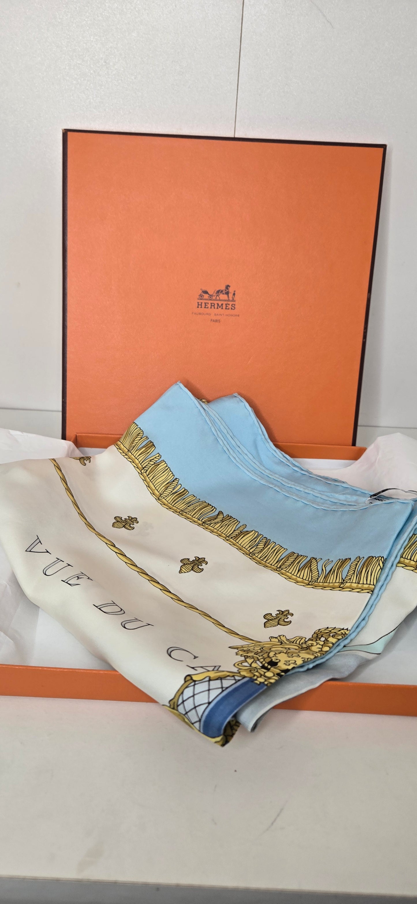Carré Hermès Silk/Soie "Vue du carrosse de la galère de la Réale " 90cm