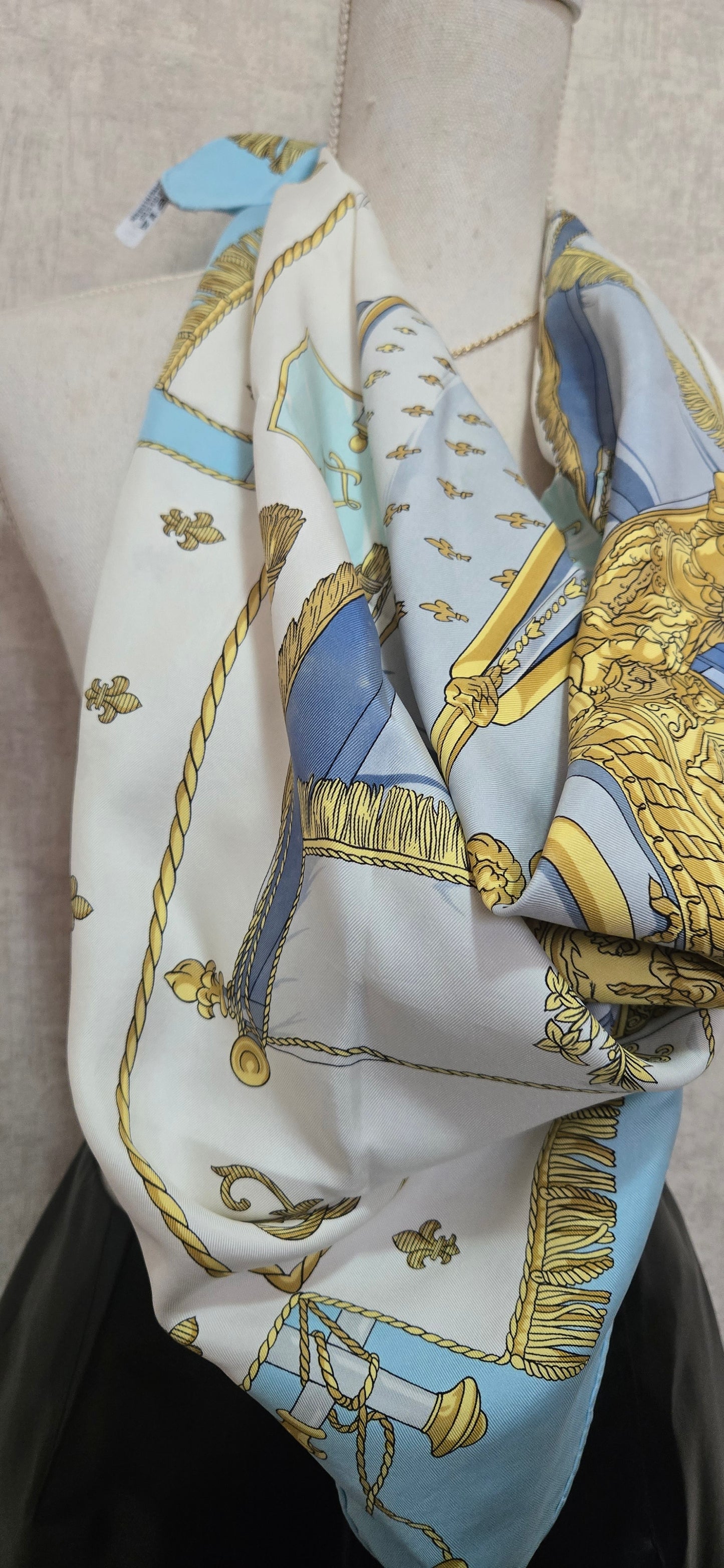 Carré Hermès Silk/Soie "Vue du carrosse de la galère de la Réale " 90cm