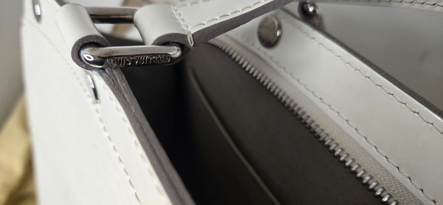 Louis Vuitton Brea