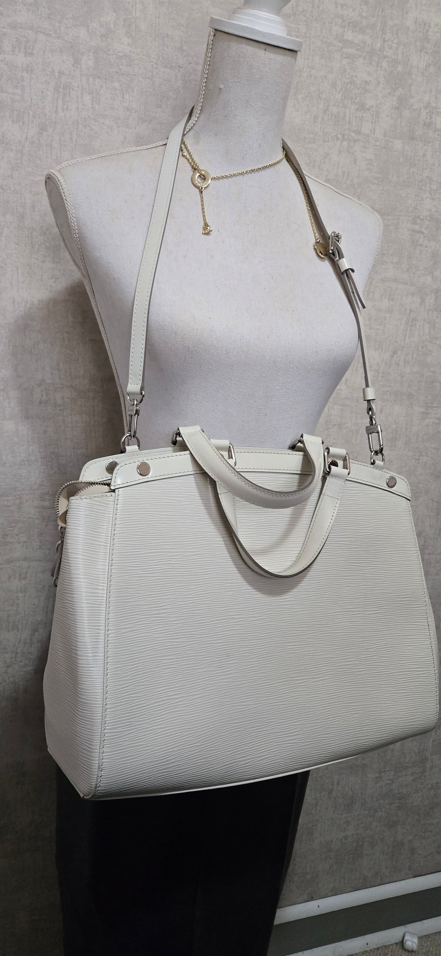 Louis Vuitton Brea