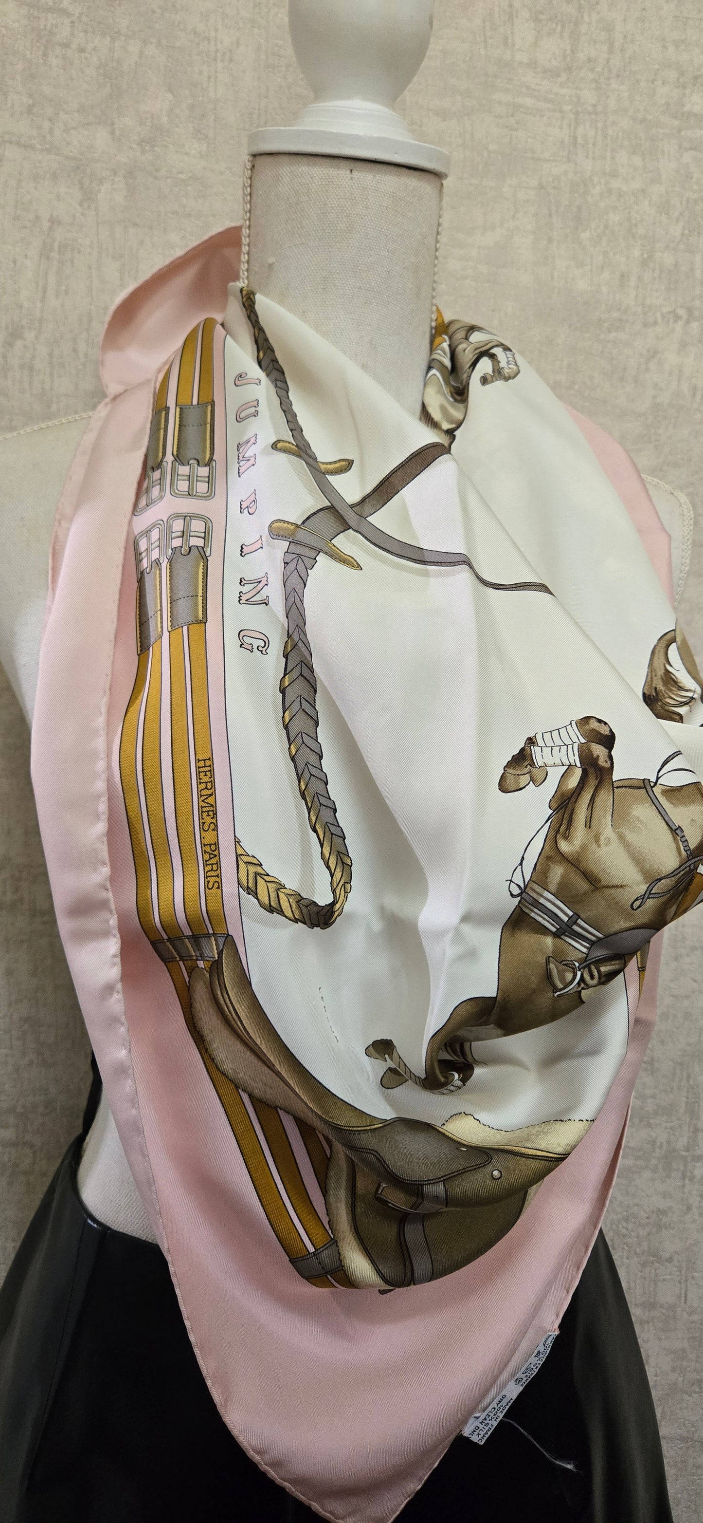 Carré Hermès "Jumping " By P. Ledoux