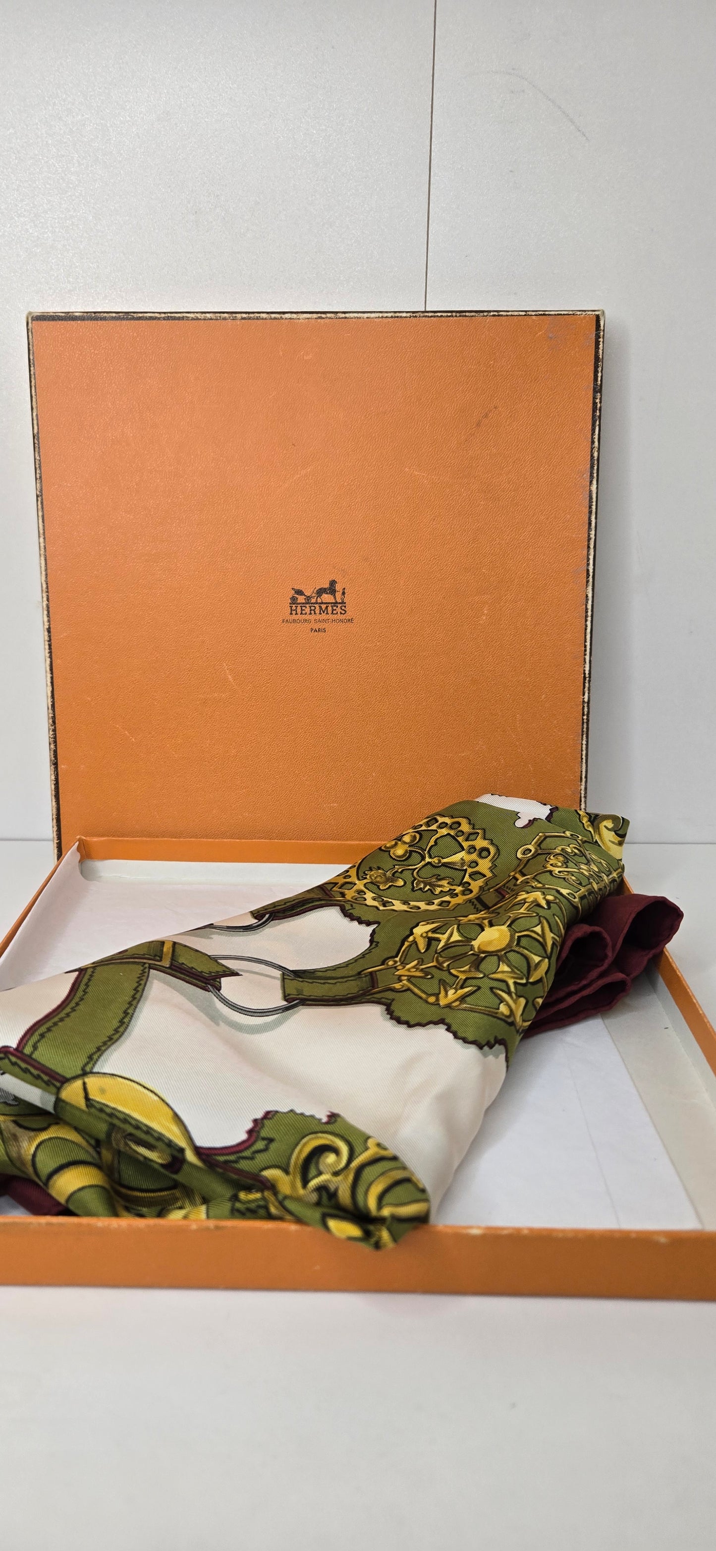 Carré Hermès "Cuivreries " Silk by F. De la Perriere