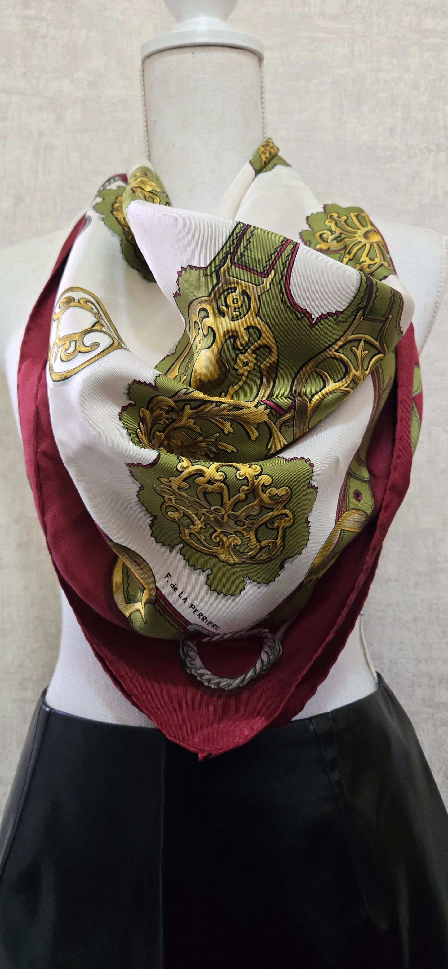 Carré Hermès "Cuivreries " Silk by F. De la Perriere