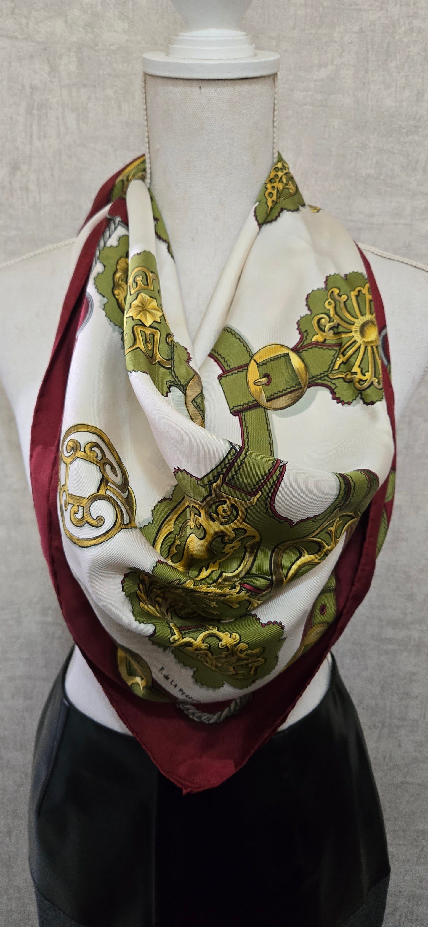 Carré Hermès "Cuivreries " Silk by F. De la Perriere
