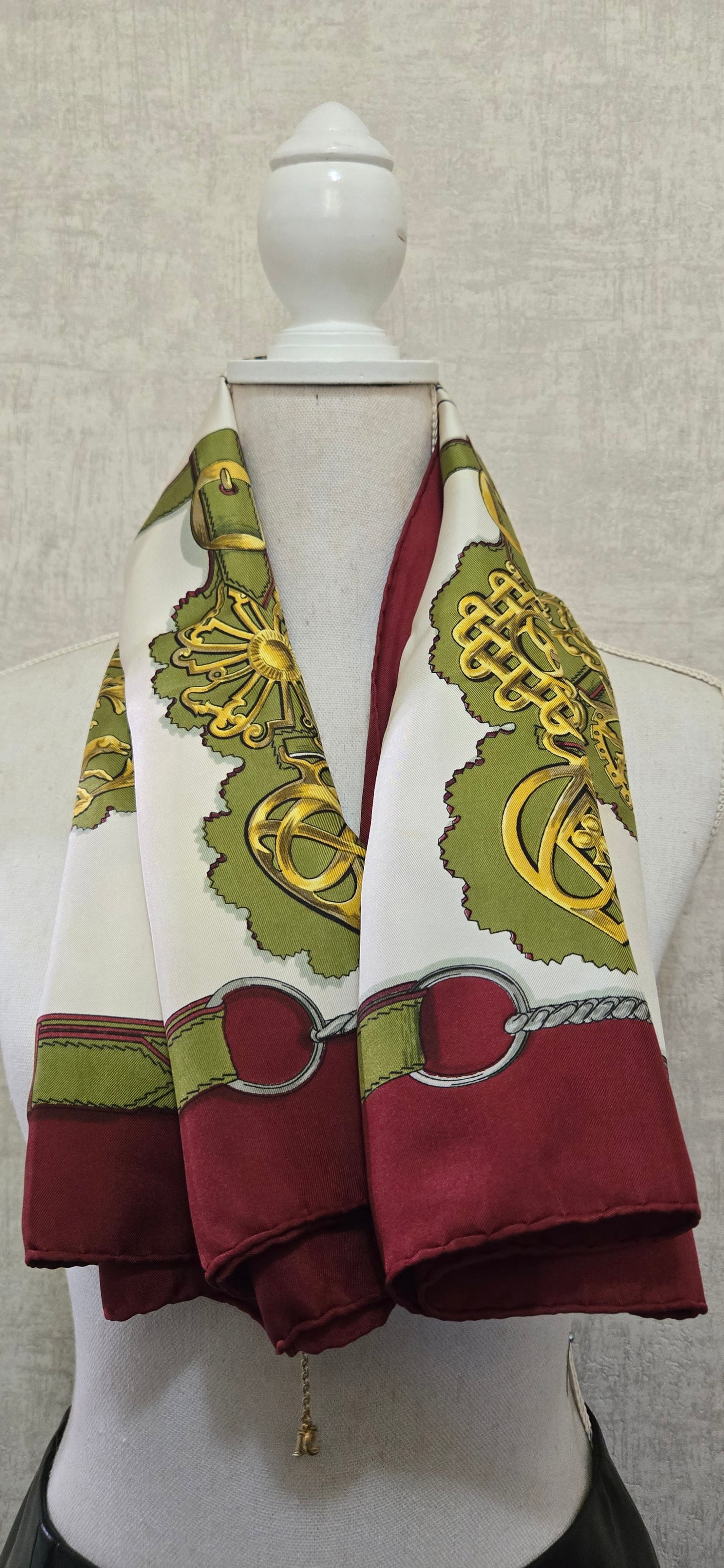 Carré Hermès "Cuivreries " Silk by F. De la Perriere
