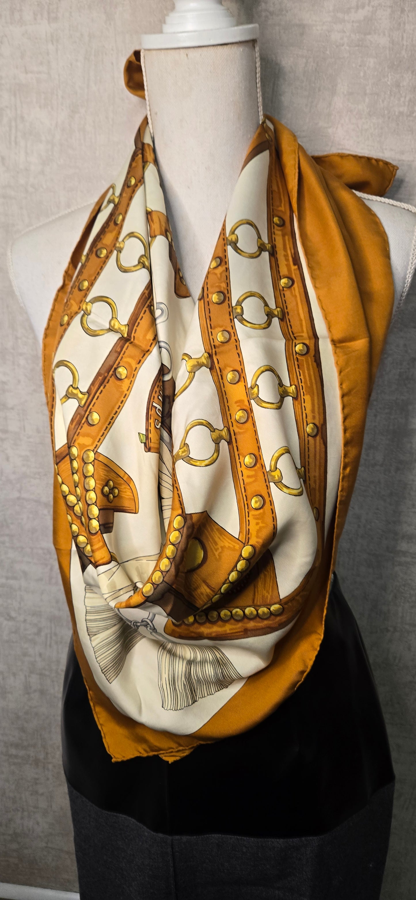 Carré Hermès "Aux Champs" 90cm
