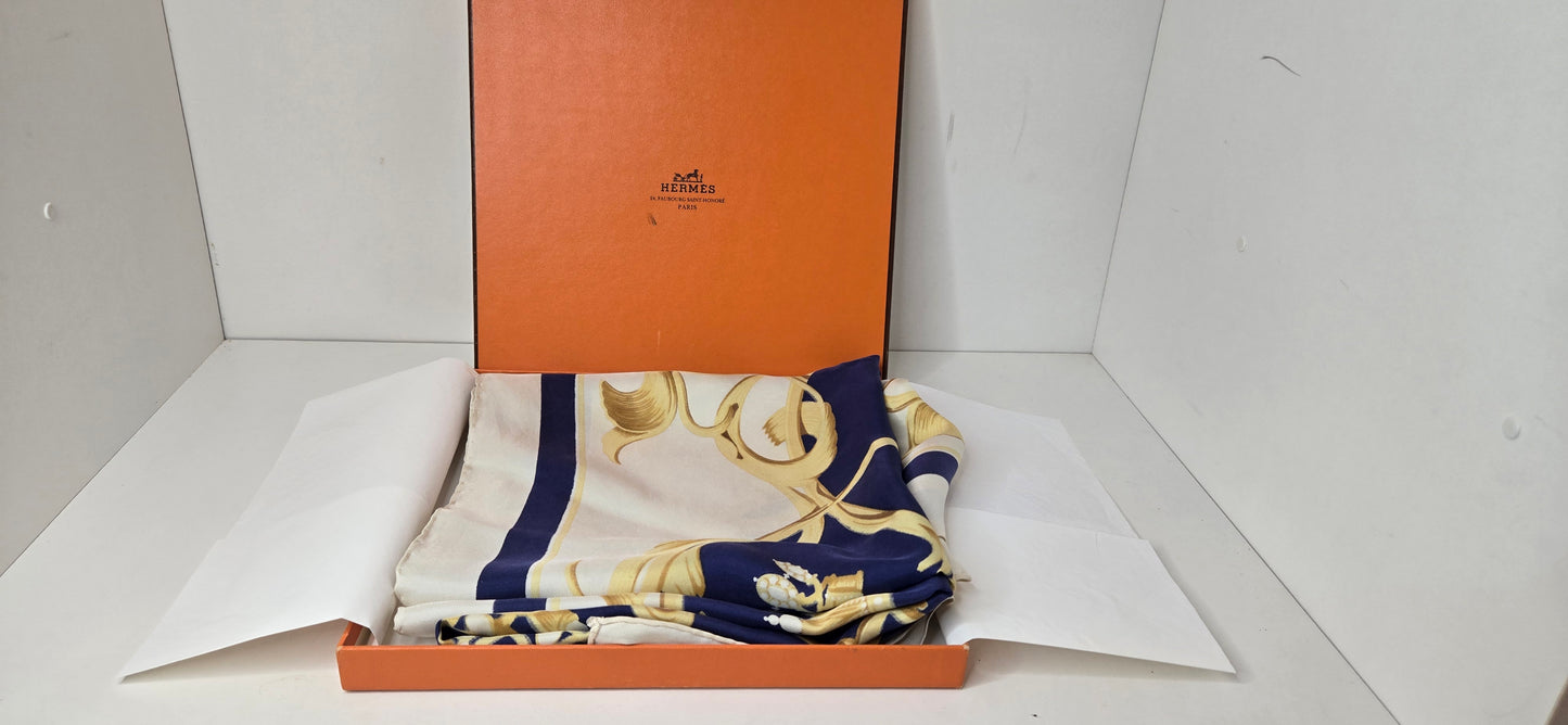 Carré Hermès en twill de soie "Couronne/Crown"