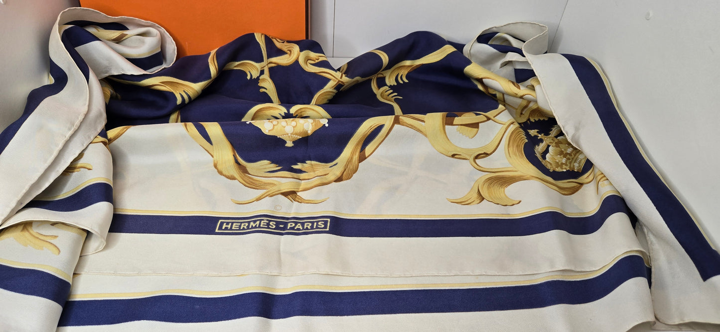 Carré Hermès en twill de soie "Couronne/Crown"