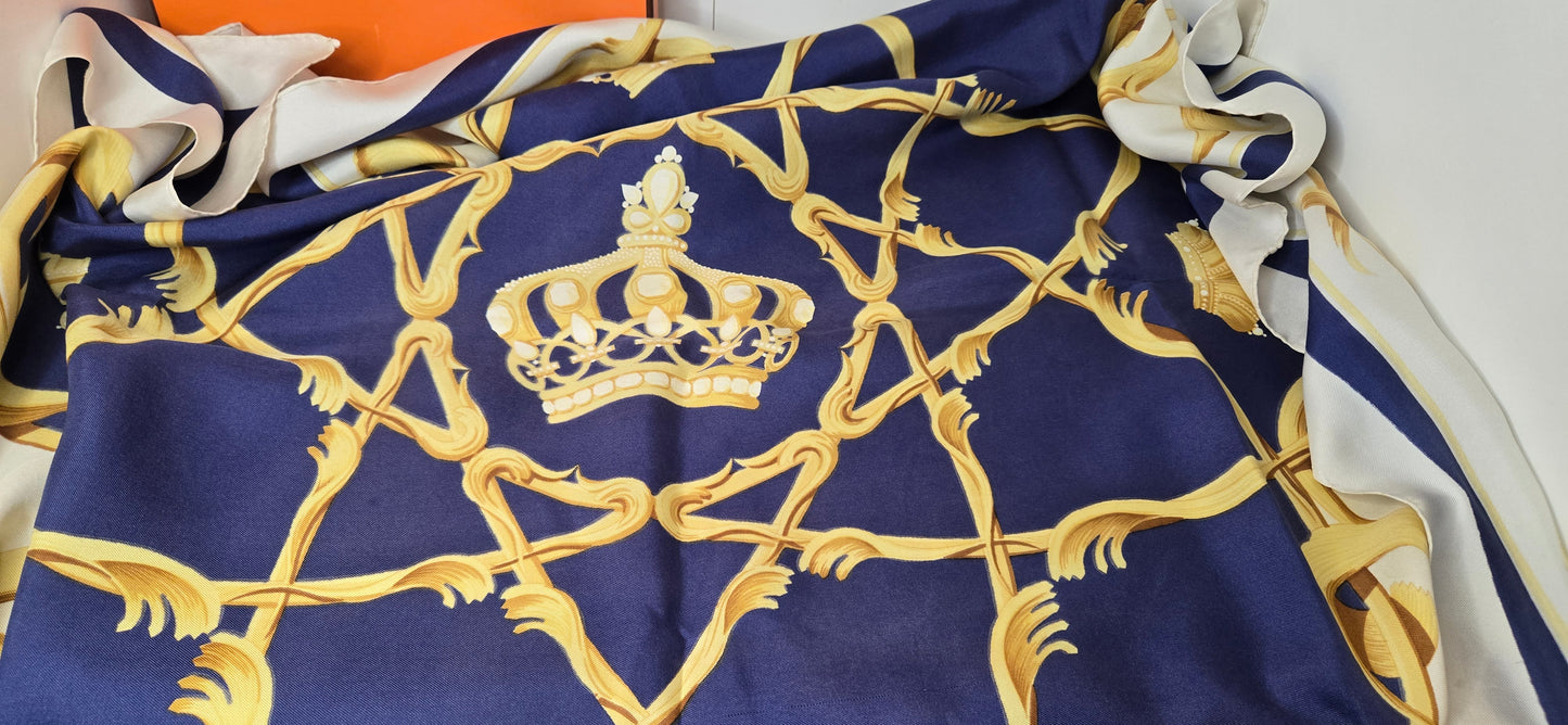 Carré Hermès en twill de soie "Couronne/Crown"