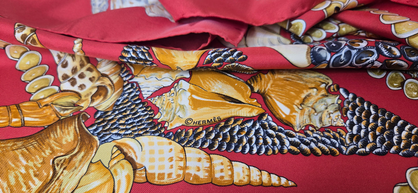 Carré Hermès en twill de soie "Rocaille "