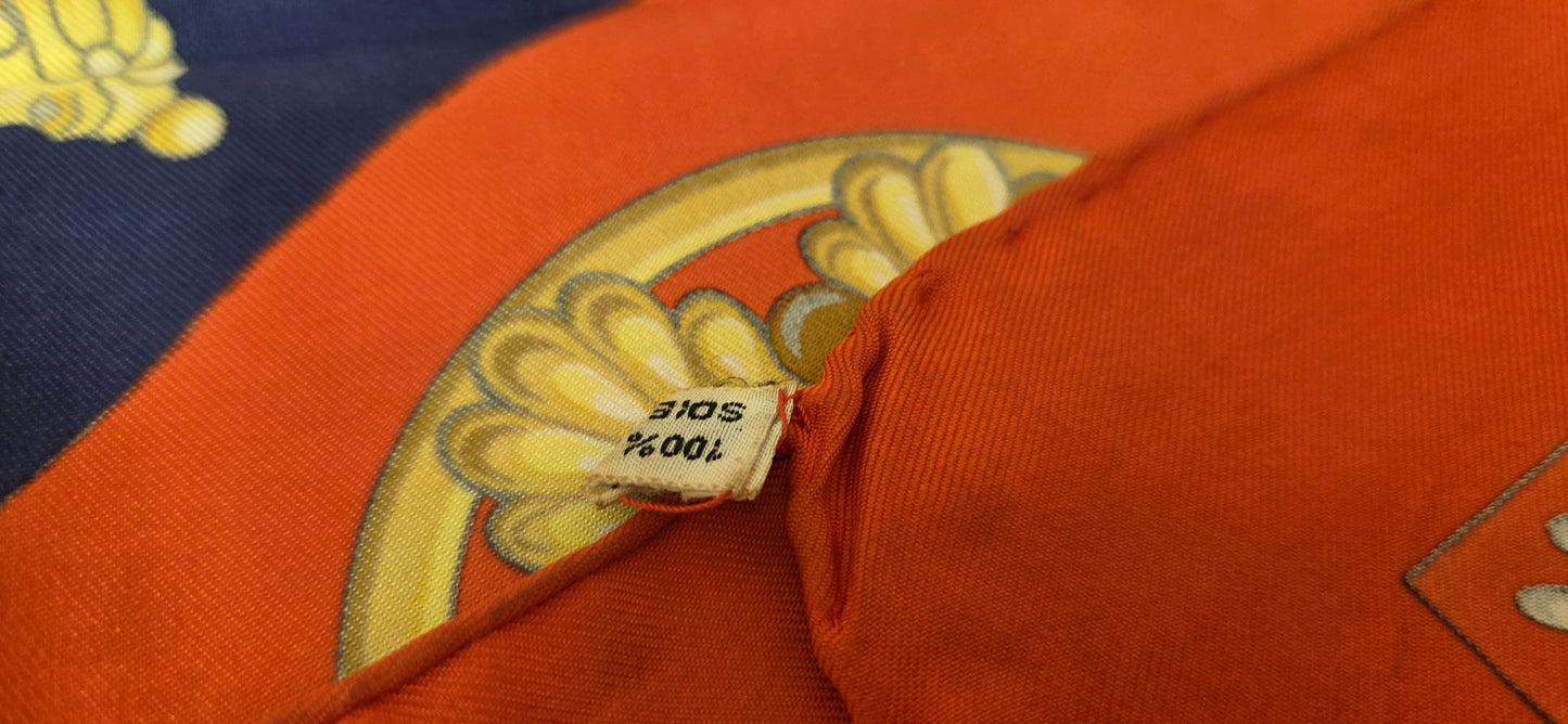 Carré Hermès en twill de soie "Cliquetis "