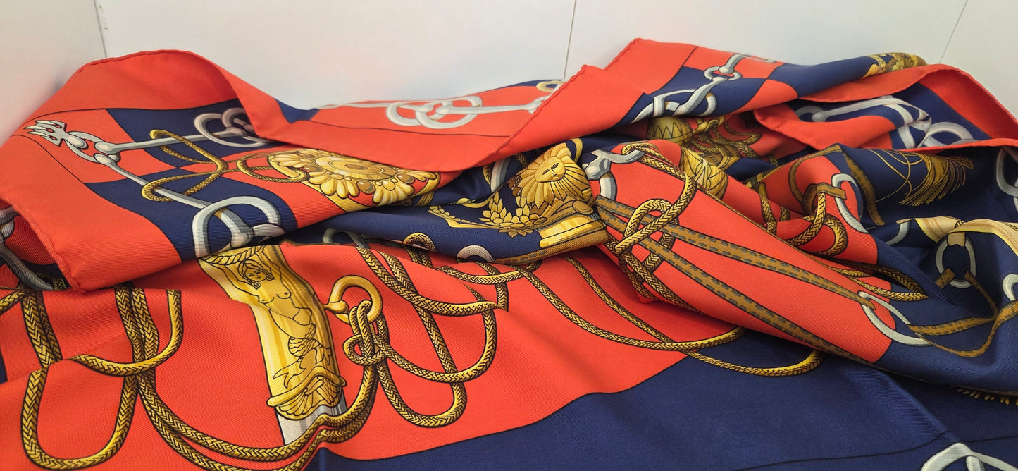 Carré Hermès en twill de soie "Cliquetis "